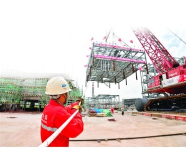 中海油二期配套制氢设施改造项目顺利完成4组设备吊装